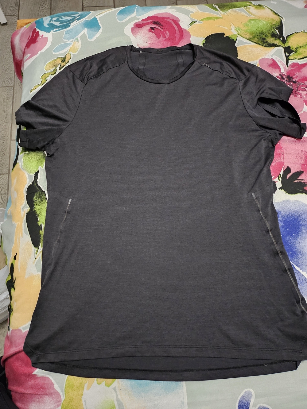 lululemon athletica Men's Short-Sleeve Crew Tee - Charcoal Gray